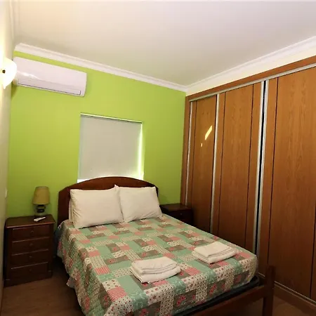 Oura Oasis דירה *